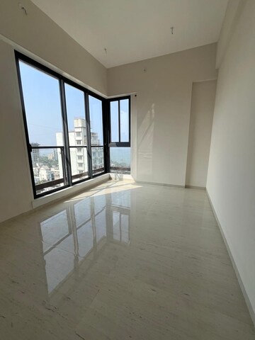 Room in 3 BHK Apartment at Dadar West – for Rent
