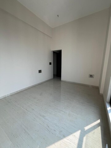 Room in 3 BHK Apartment at Dadar West – for Rent