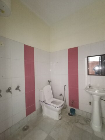  2 BHK Independent House at Sector 15 – for Rent
