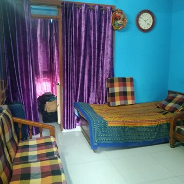 Living Room in 1.5 BHK Apartment at Ip Extension – for Rent