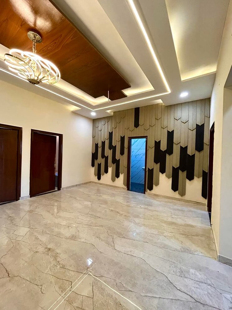 Room, sunny enclave 4 Bedroom 200 Sq.Yd. Independent House In Sunny Enclave Mohali 8031244