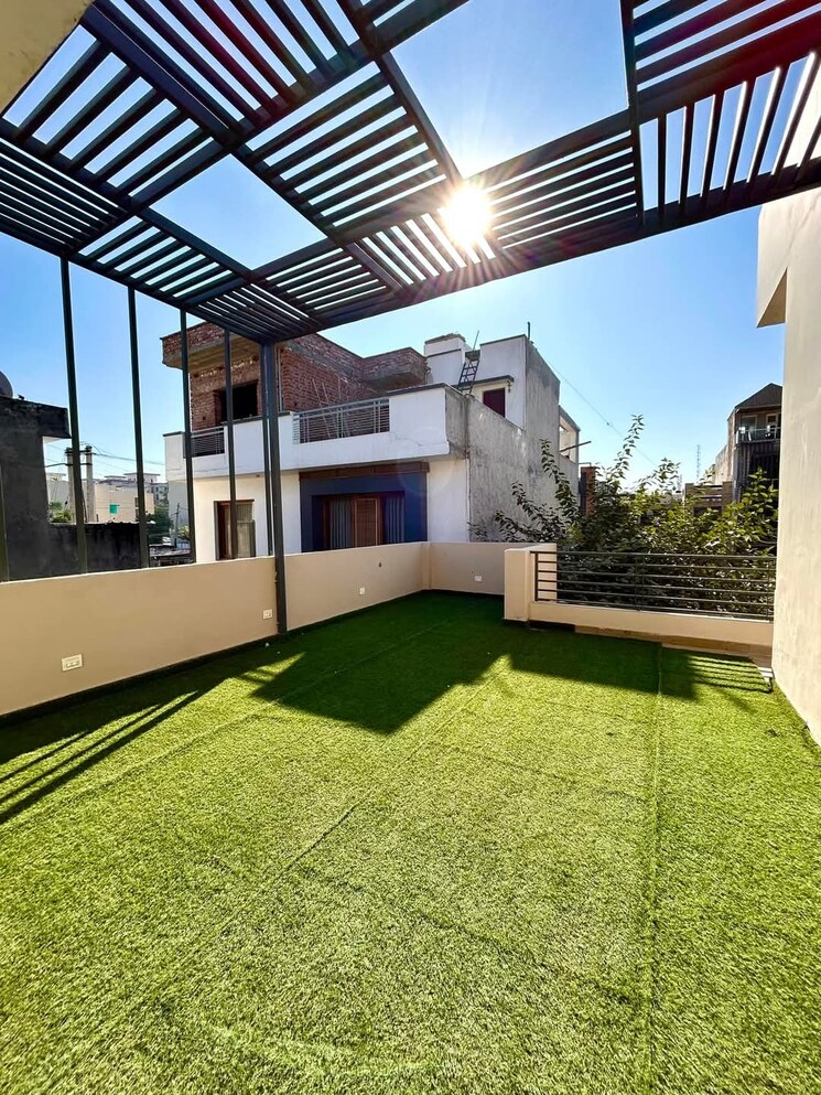 Exterior View, sunny enclave 4 Bedroom 200 Sq.Yd. Independent House In Sunny Enclave Mohali 8031244