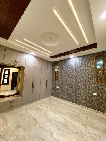 Room in 4 BHK Independent House at Sunny Enclave – for Sale