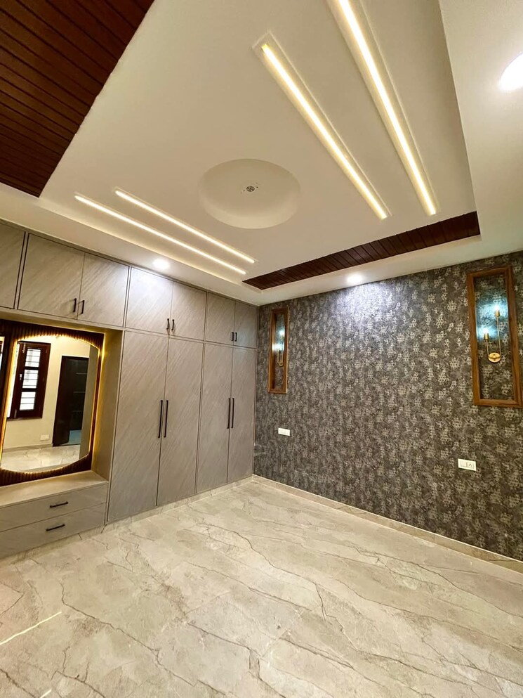 Room, sunny enclave 4 Bedroom 200 Sq.Yd. Independent House In Sunny Enclave Mohali 8031244