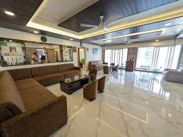 Master Bedroom in 5 BHK Apartment at Shree Swami Samarth Darshan, Mahim – for Rent