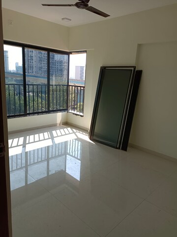 Bedroom in 2.5 BHK Apartment at Chembur – for Rent