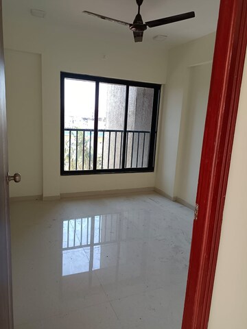 Bedroom in 2.5 BHK Apartment at Chembur – for Rent