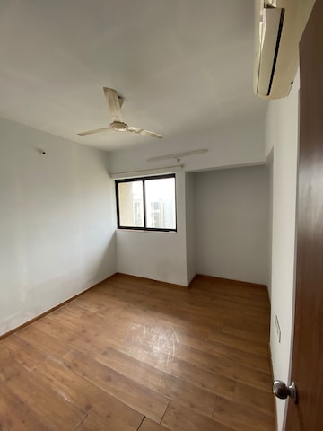Room in 1.5 BHK Apartment at Lodha Palava City, Dombivli East – for Rent