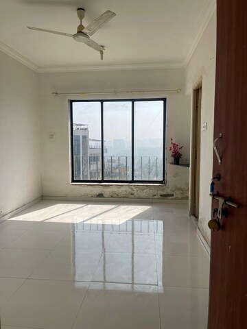 Room in 1 RK Apartment at Piccadilly 1 CHS, Goregaon East – for Rent