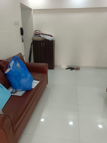 Furnished Amenities in 1 BHK Apartment at Silver Arch Apartments, Andheri West – for Rent
