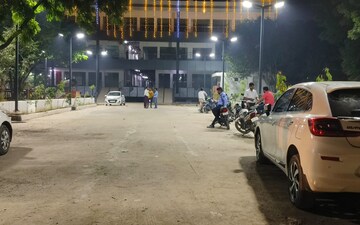 2.5 BHK Apartment For Rent in Nirala Estate II, Amrapali Dream Valley