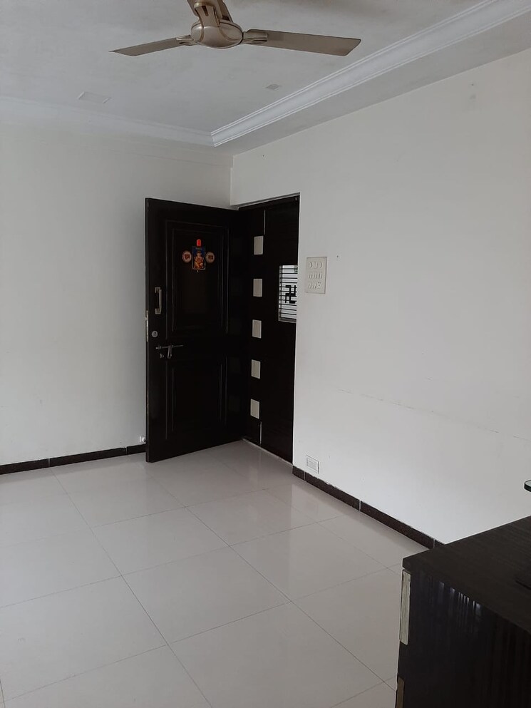 Room, satellite-garden 1 Bedroom 600 Sq.Ft. Apartment In Goregaon East Mumbai 8031256