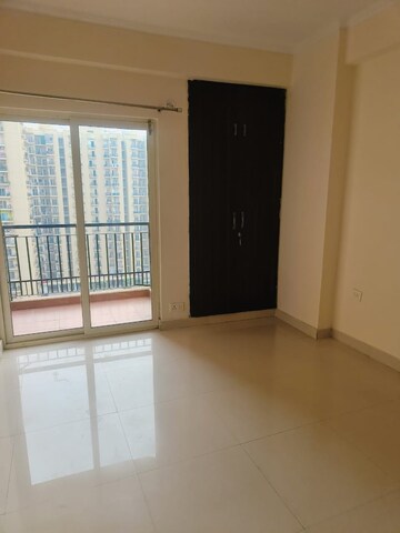 1 BHK Apartment For Rent in Maxblis Grand Wellington, Sector 75