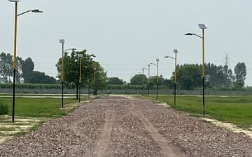 Plot For Sale in Chhatikara