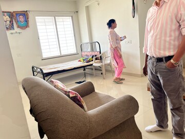 Living Room in 2 BHK Apartment at Kt Nagar – for Rent