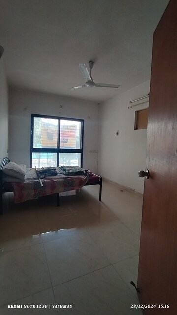 Bedroom in 3.5 BHK Apartment at Gujarati Society, Vile Parle East – for Sale