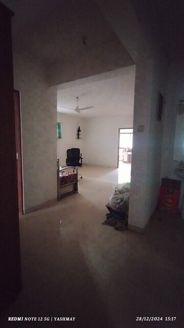 Living Room in 3.5 BHK Apartment at Gujarati Society, Vile Parle East – for Sale