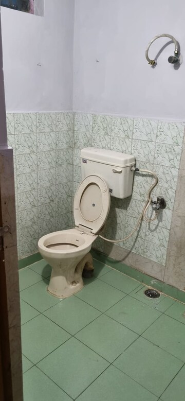 Bathroom in 1.5 BHK Independent House at Sector 55 – for Rent