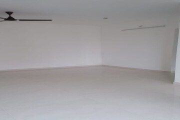 Room in 2 BHK Apartment at LK Umang Heights, Andheri West – for Rent