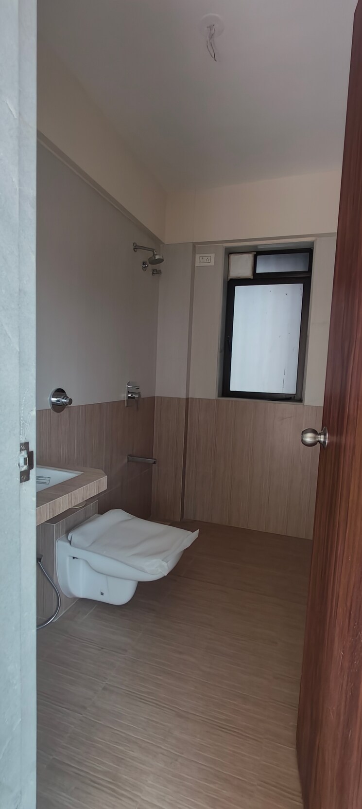 Bathroom, chembur-residency 2 Bedroom 650 Sq.Ft. Apartment In Chembur Mumbai 8031362