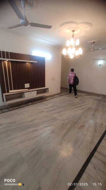 Room in 3 BHK Builder Floor at Mehrauli – for Rent