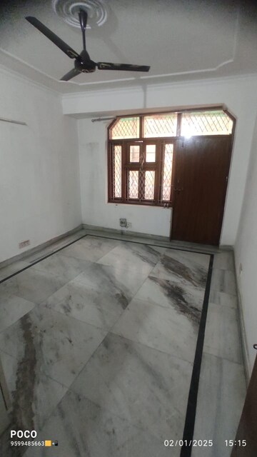 Room in 3 BHK Builder Floor at Mehrauli – for Rent