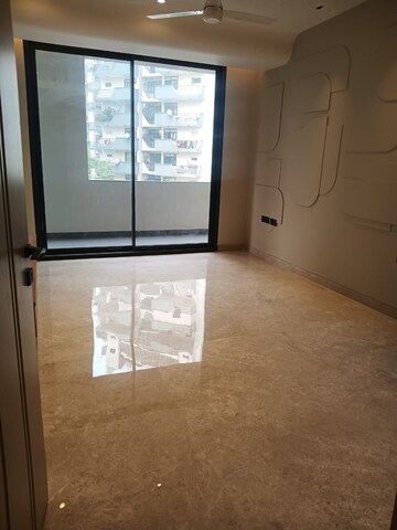 Room in 4 BHK Builder Floor at Sector 39 – for Sale