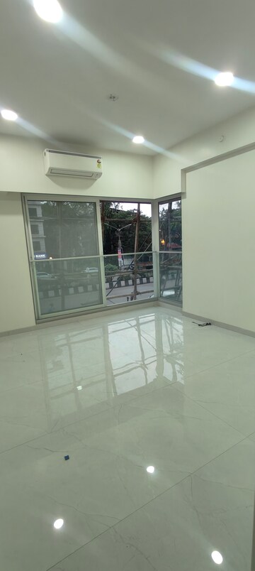 Room in 3 BHK Apartment at Tilak Nagar Building, Tilak Nagar – for Sale