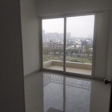 2.5 BHK Apartment For Rent in Mahagun Mirabella, Sector 79