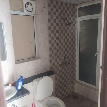 Bathroom in 2.5 BHK Apartment at Mahagun Mirabella, Sector 79 – for Rent