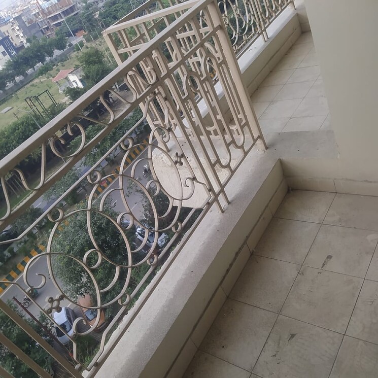 Balcony, mahagun-mirabella 2.5 Bedroom 1400 Sq.Ft. Apartment In Sector 79 Noida 8031389