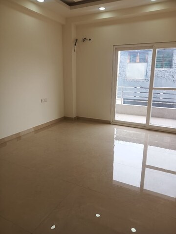 Room in 4 BHK Builder Floor at Sector 38 – for Sale