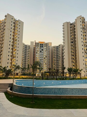 Swimming Pool in 2 BHK Apartment at Oasis GrandStand, Sector 22d Yamuna Expressway – for Sale
