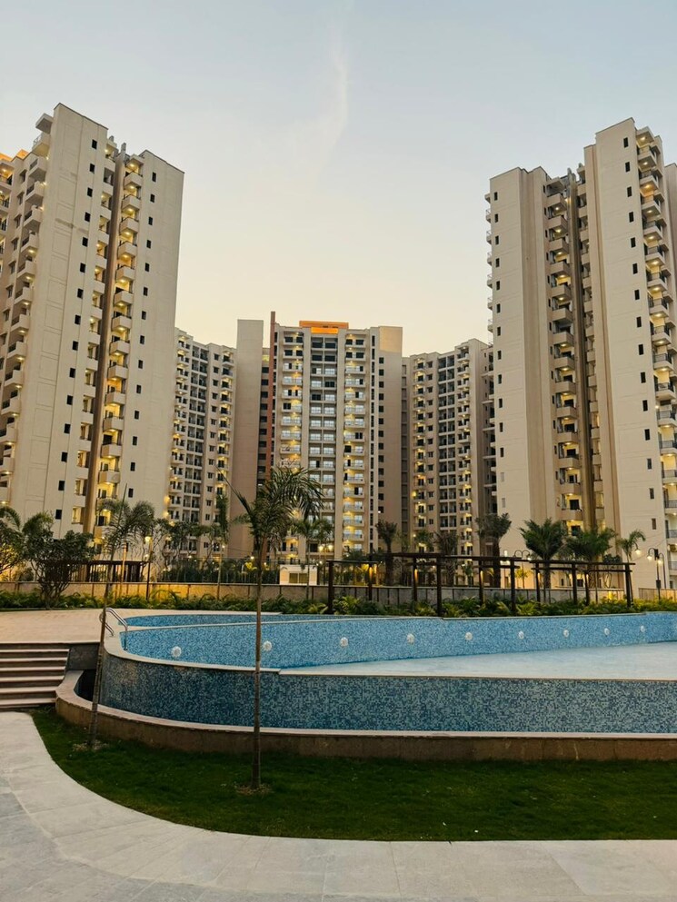 Swimming Pool, oasis-grandstand 2 Bedroom 1045 Sq.Ft. Apartment In Sector 22d Yamuna Expressway Greater Noida 8031535