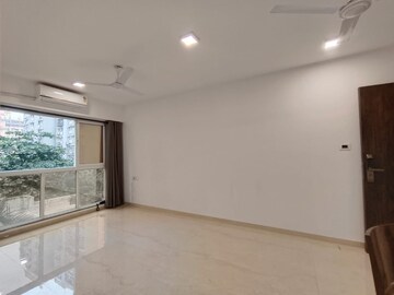 Room in 2 BHK Apartment at Platinum Life, Andheri West – for Rent