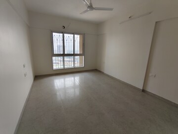 Room in 2 BHK Apartment at Dosti West County, Balkum Pada – for Rent