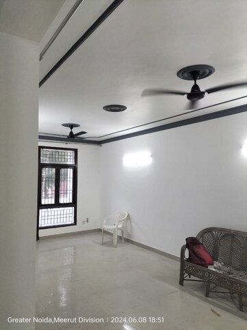 Room in 4 BHK Apartment at Migsun Vilaasa, Eta Ii Greater Noida – for Rent