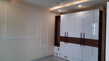 Room in 4 BHK Builder Floor at Sector 46 – for Sale