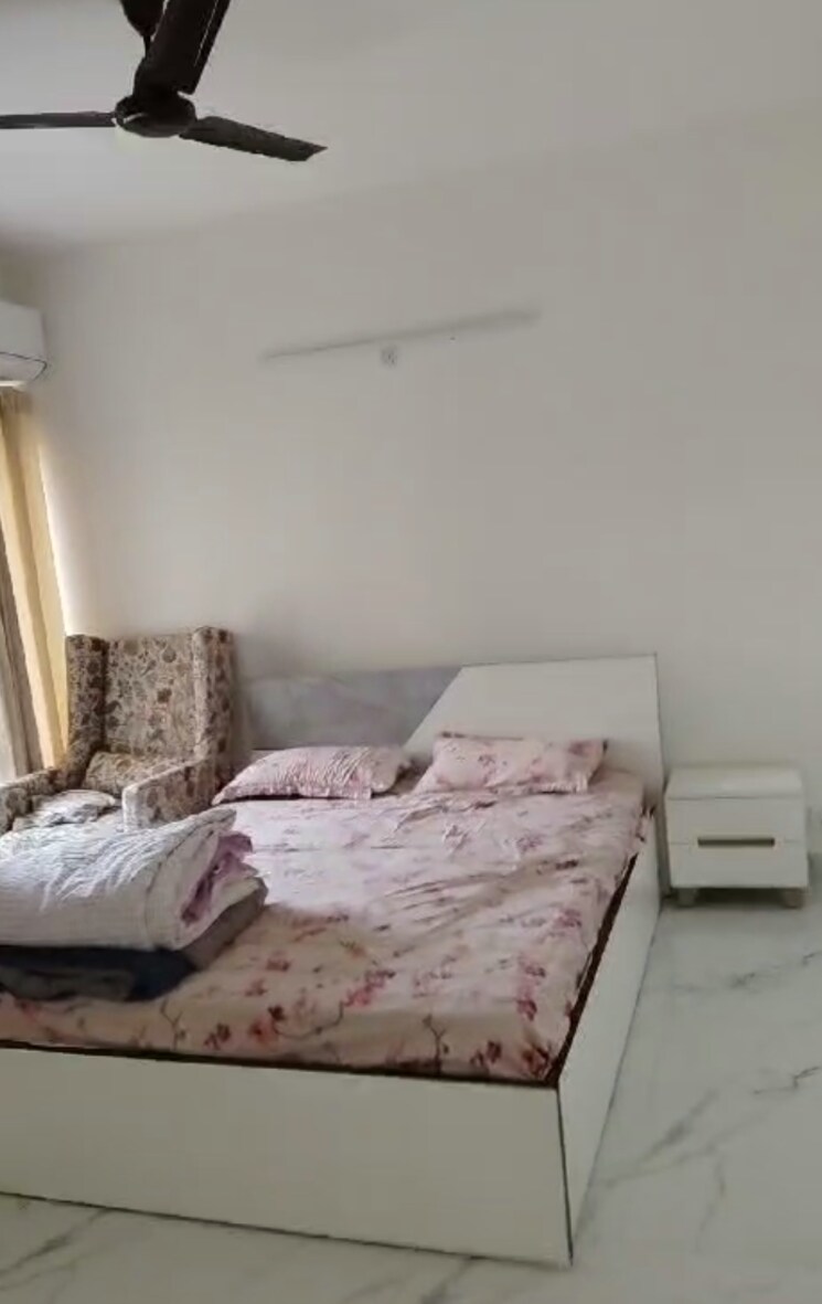 Bedroom, paras-tierea 2 Bedroom 1045 Sq.Ft. Apartment In Sector 137 Noida 8031660