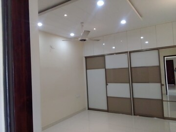 Room in 4 BHK Apartment at Pacifica Hill Crest, Gachibowli – for Rent