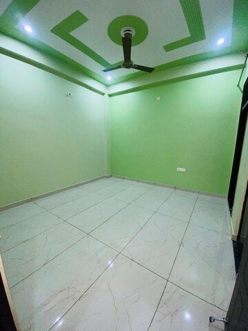 Master Bedroom in 2 BHK Independent House at Jankipuram Extension – for Rent