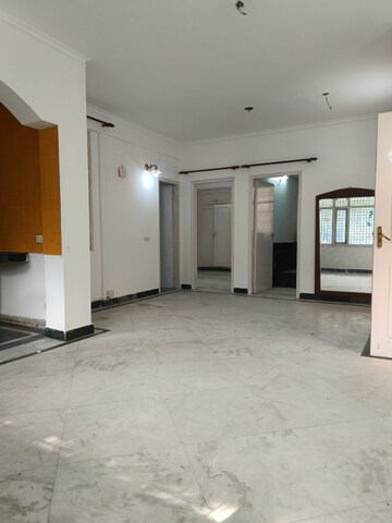 Room in 2 BHK Builder Floor at Uppal Southend, Sector 49 – for Sale