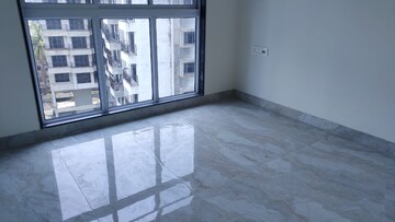 Room in 2 BHK Apartment at Platinum Tower 1, Andheri West – for Rent