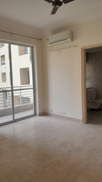 Master Bedroom in 3 BHK Builder Floor at Unitech Fresco, Sector 50 – for Rent