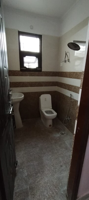 Bathroom in 2 BHK Independent House at Jankipuram Extension – for Rent