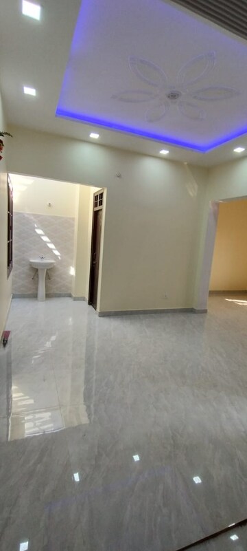 Room in 2 BHK Independent House at Jankipuram Extension – for Rent