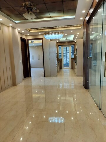 Building Lobby in 4 BHK Builder Floor at Unitech South City II, Sector 50 – for Rent