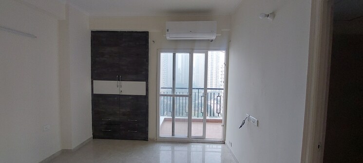 Room, maxblis-white-house 4 Bedroom 2250 Sq.Ft. Apartment In Sector 75 Noida 8031945