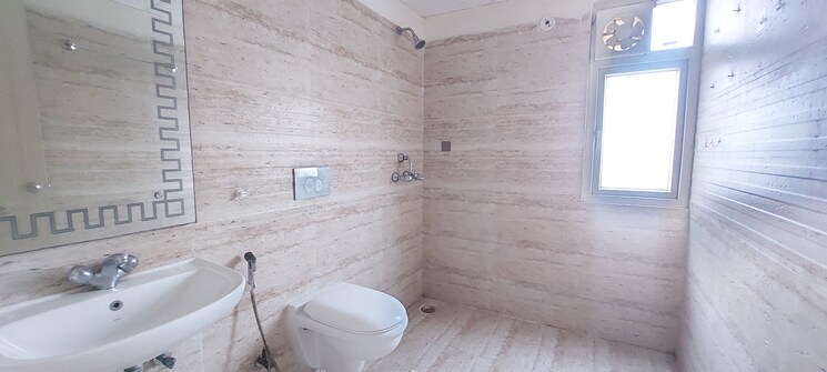 Bathroom, maxblis-white-house 4 Bedroom 2250 Sq.Ft. Apartment In Sector 75 Noida 8031945