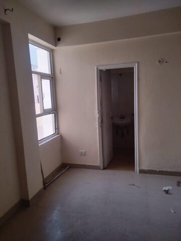 Room in 2 BHK Apartment at Shree Vardhman Mantra, Sector 67 – for Rent